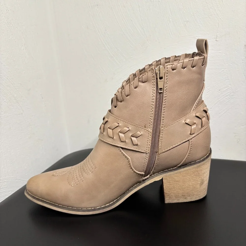 Altar'd State Rynn Women's Ankle Boots Size 6 Taupe Heeled Booties‎ Braided